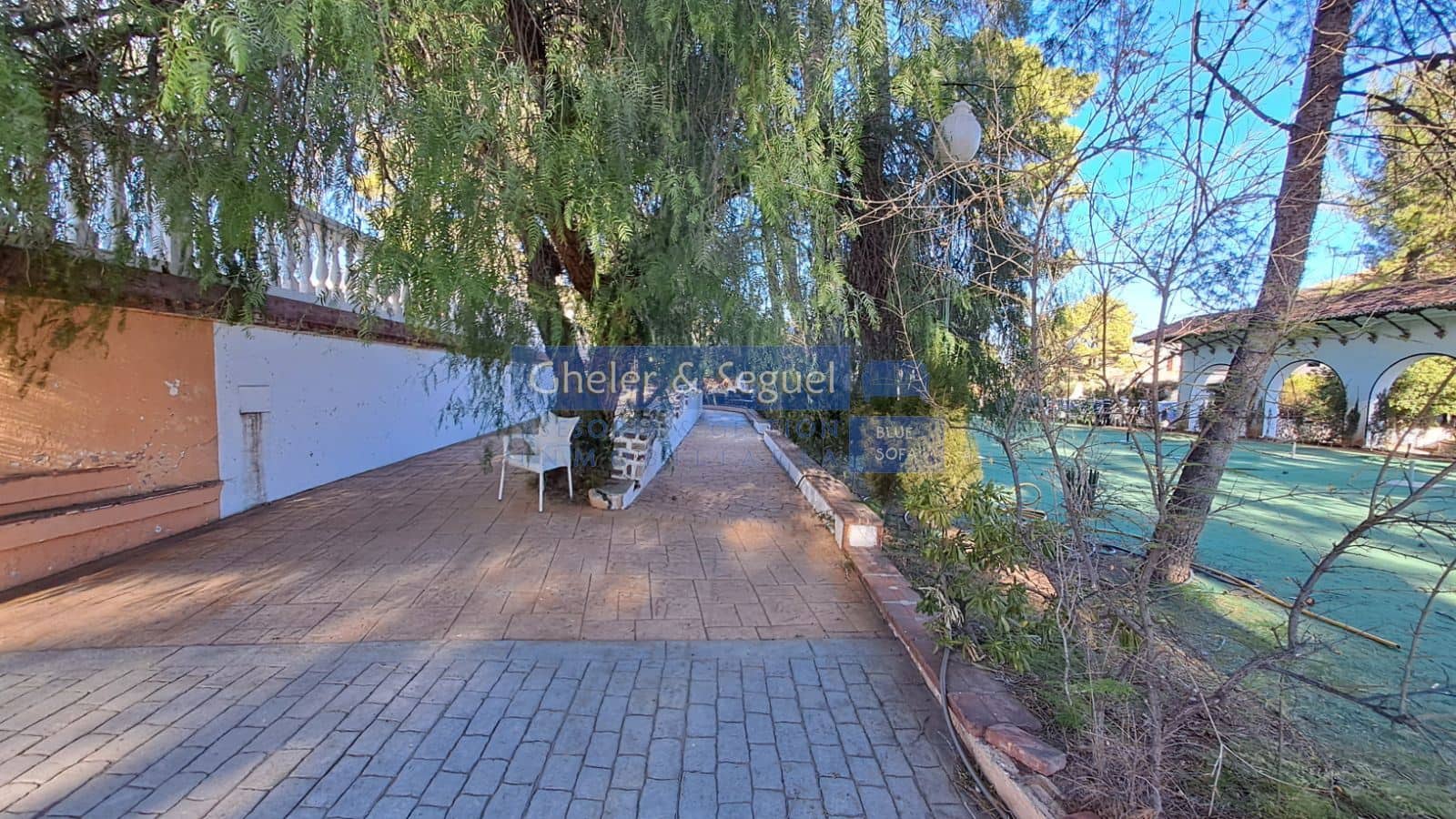 Restaurant/Bar til salgs i Estivella - € 2 000 000 (Ref: 9522763)