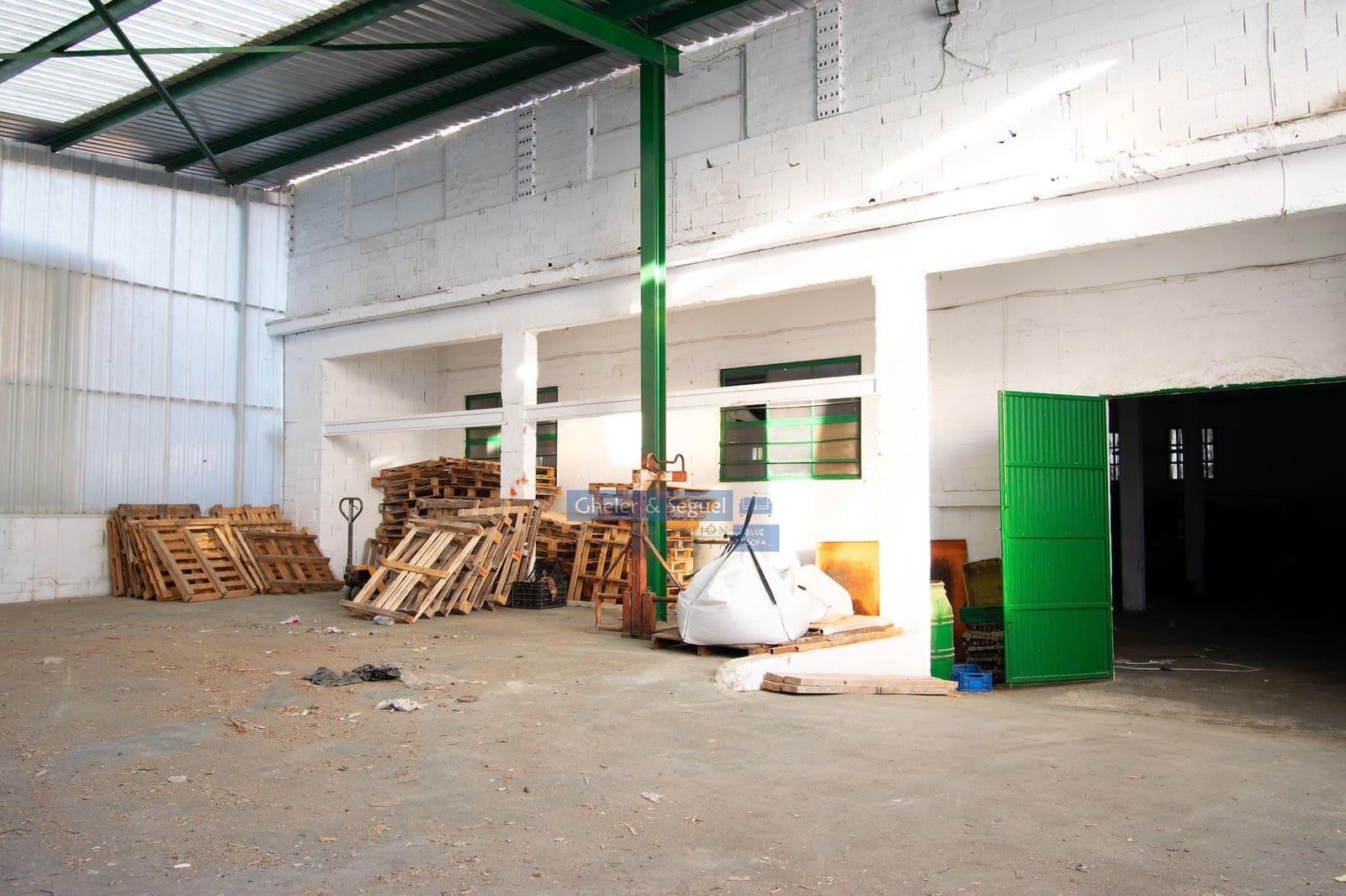 Commercieel te koop in Alfara d'Algimia - € 250.000 (Ref: 9529135)