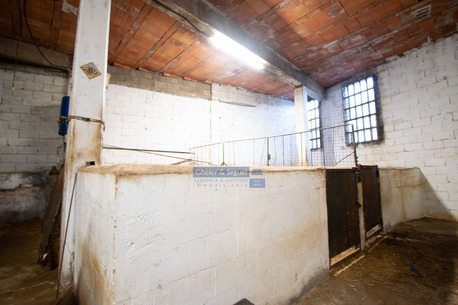 Commercieel te koop in Alfara d'Algimia - € 250.000 (Ref: 9529135)