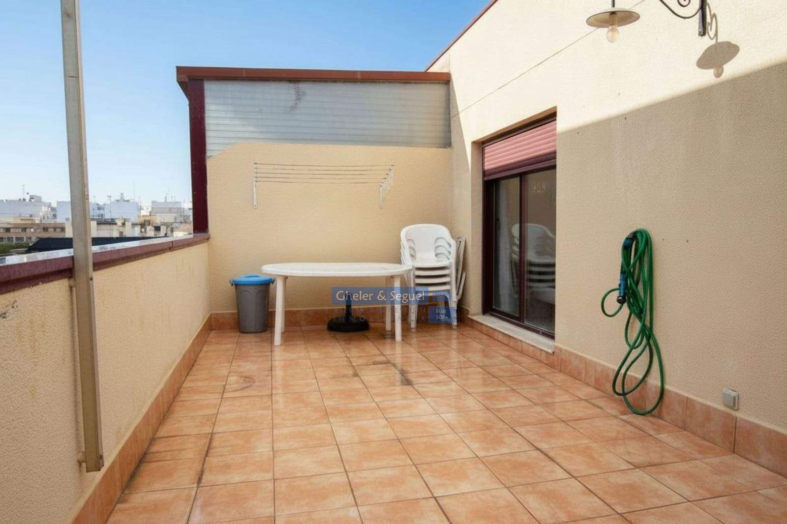 2 bedroom Penthouse for rent in Sagunto / Sagunt - € 950 (Ref: 9566552)