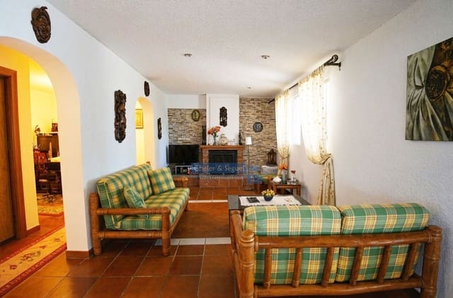 Chalet de 4 habitaciones en Alfara d'Algimia en venta - 235.000 € (Ref: 9803796)