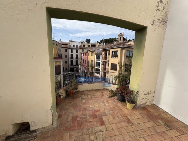 6 bedroom Penthouse for sale in Segorbe - € 175,000 (Ref: 9810819)