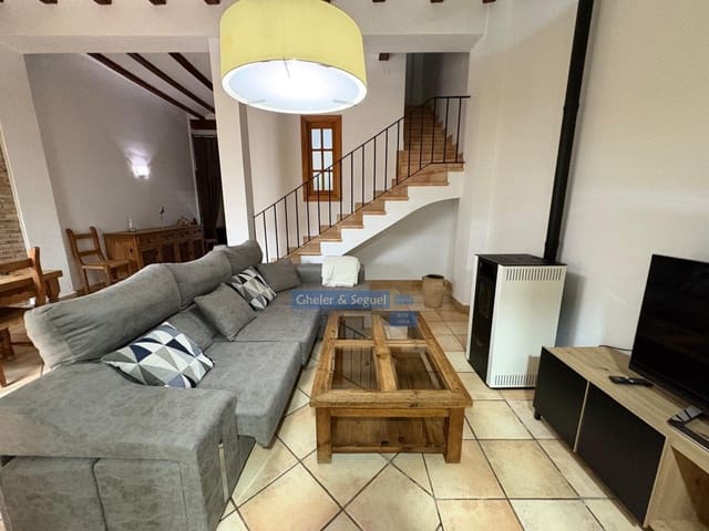 4 bedroom Townhouse for rent in Estivella - € 1,500 (Ref: 9867967)
