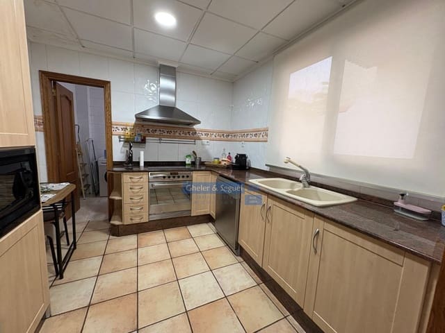 4 bedroom Townhouse for rent in Estivella - € 1,500 (Ref: 9867967)