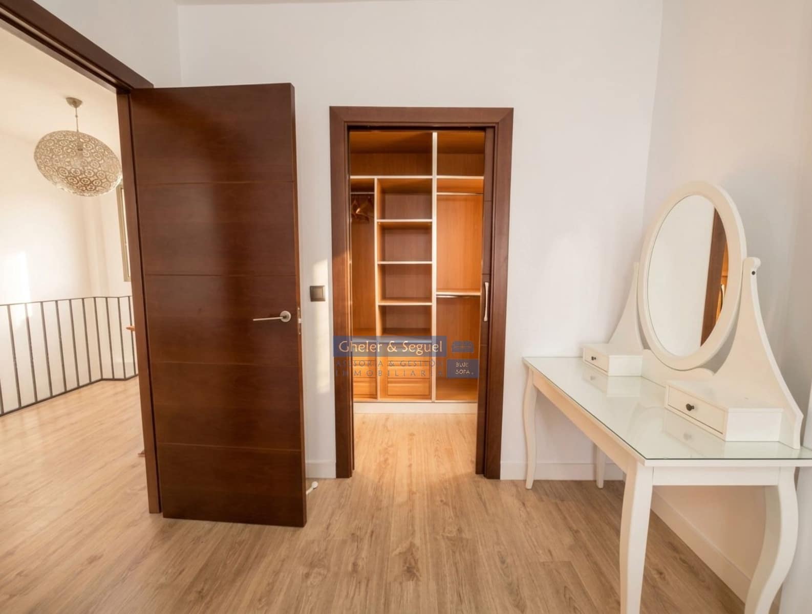 4 bedroom Townhouse for rent in Estivella - € 1,500 (Ref: 9867967)