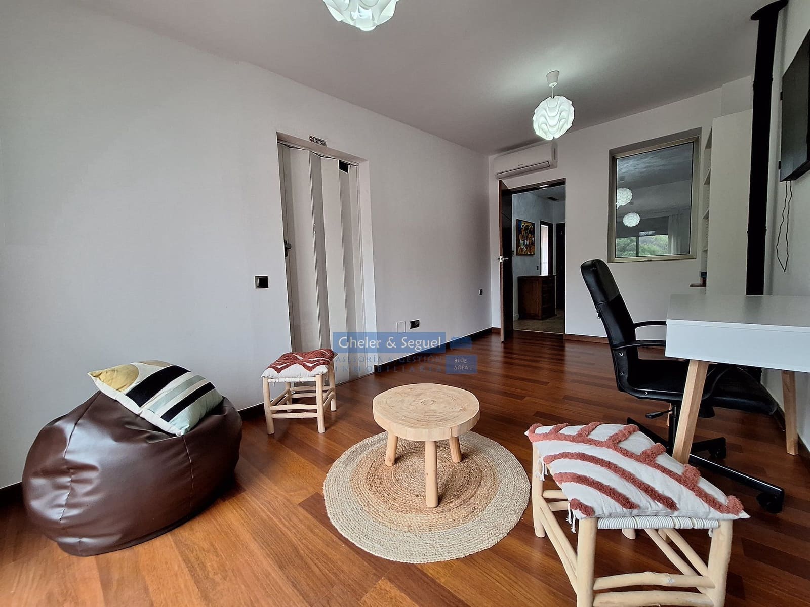 4 bedroom Townhouse for rent in Estivella - € 1,500 (Ref: 9867967)