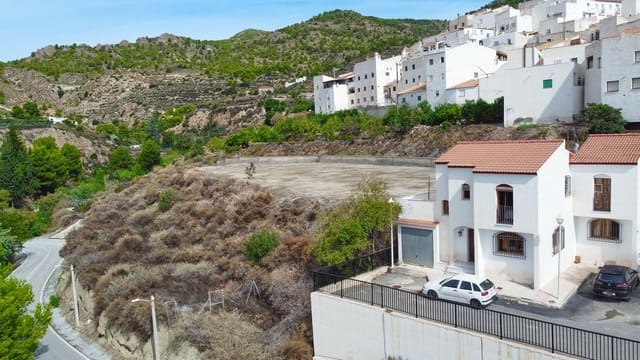 3 quarto Moradia em Banda para venda em Urrácal com garagem - 80 000 € (Ref: 10150392)