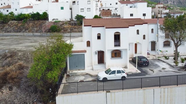 3 slaapkamer Rijtjeshuis te koop in Urrácal met garage - € 80.000 (Ref: 10150392)