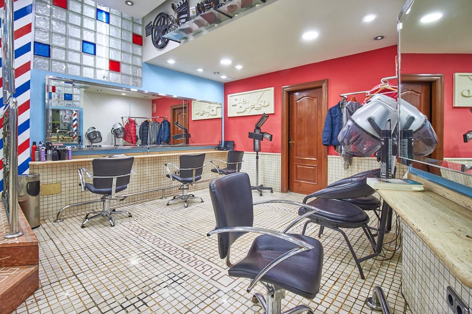 Commercieel te koop in Almeria stad - € 230.000 (Ref: 6892506)