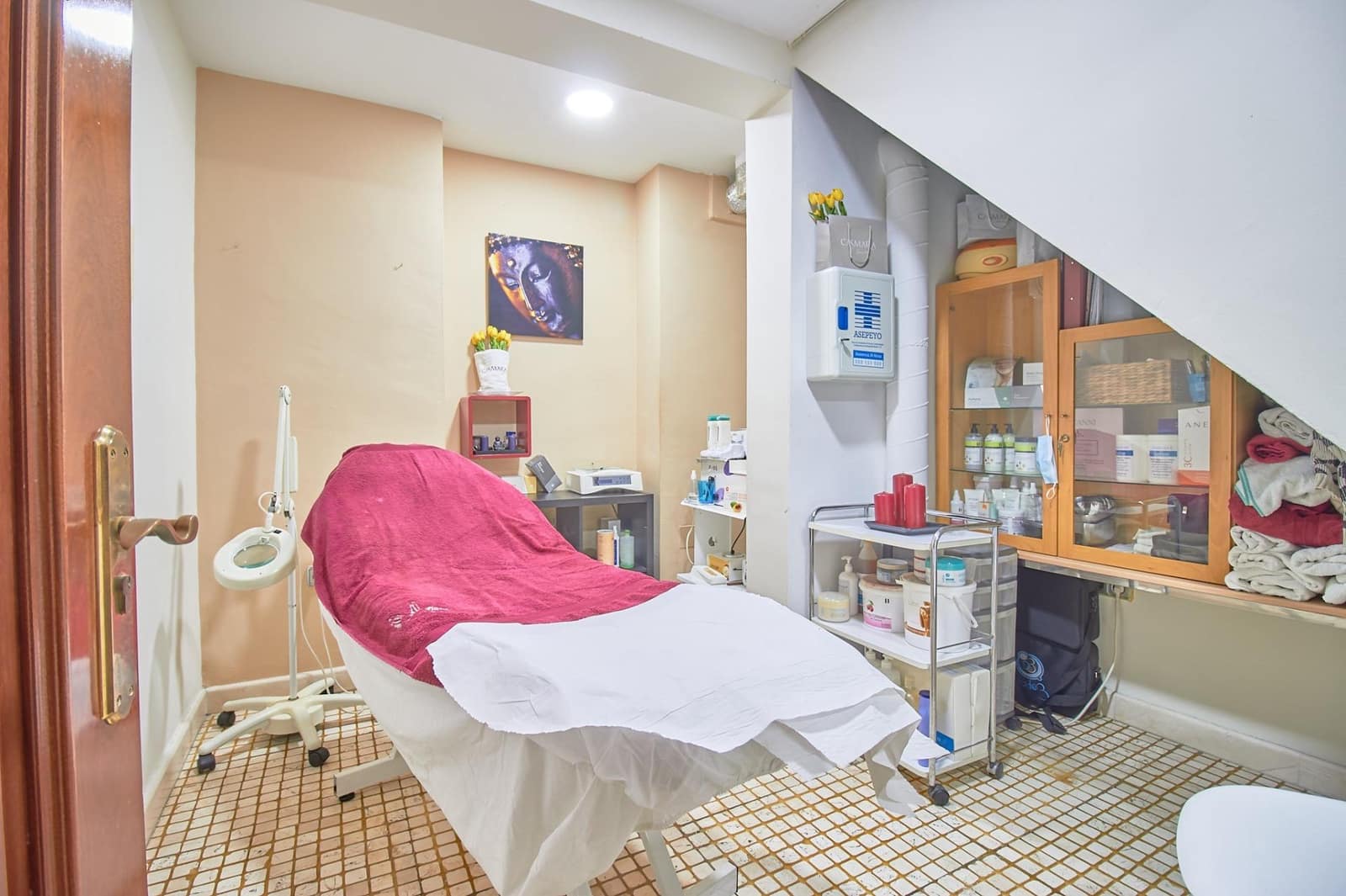 Commercieel te koop in Almeria stad - € 230.000 (Ref: 6892506)