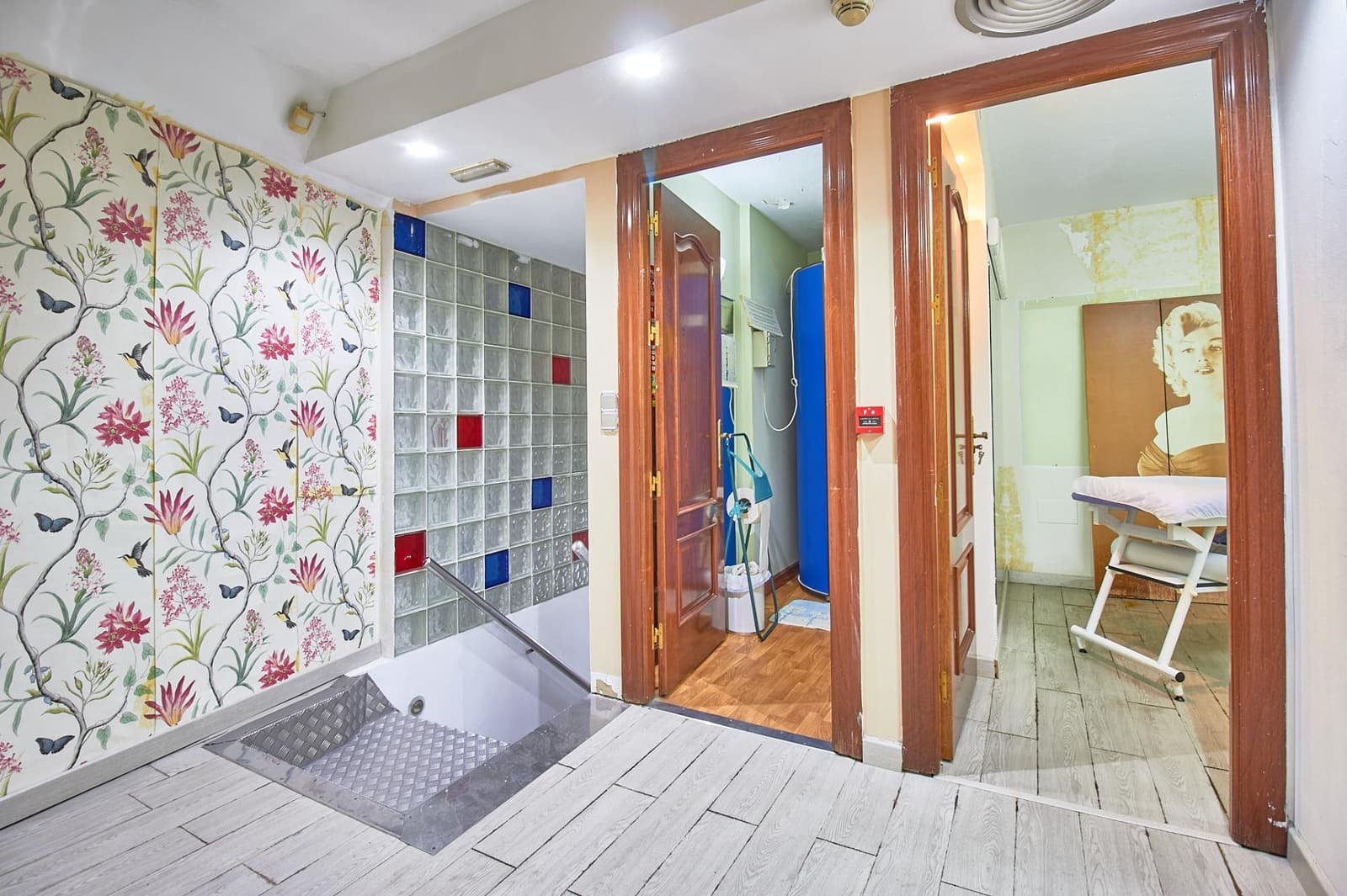 Commercieel te koop in Almeria stad - € 230.000 (Ref: 6892506)