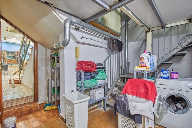 Comercial para venda em Almeria cidade - 230 000 € (Ref: 6892506)