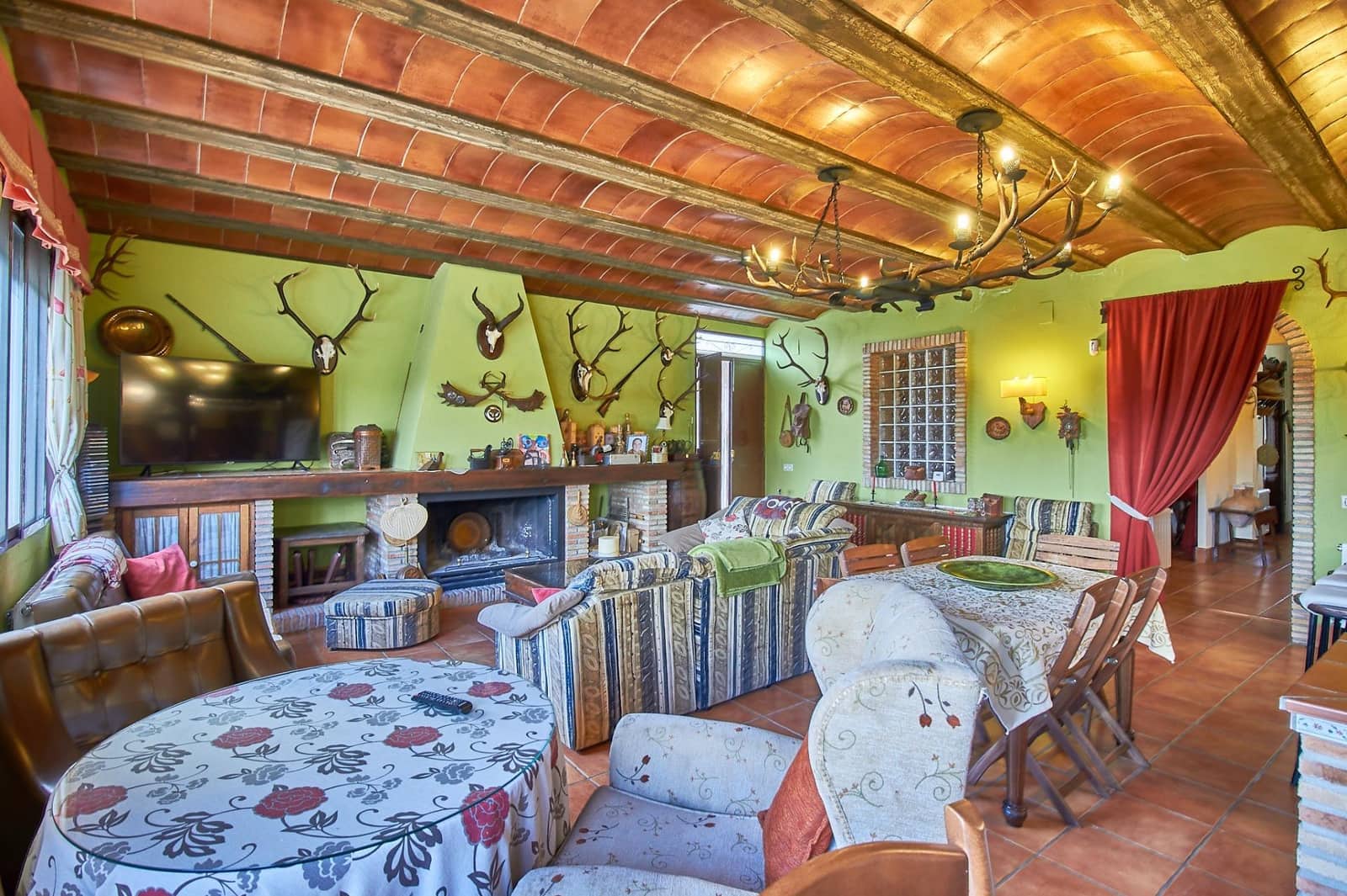 5 soveværelse Finca/Landehus til salg i Banos de la Encina - € 190.000 (Ref: 7498855)