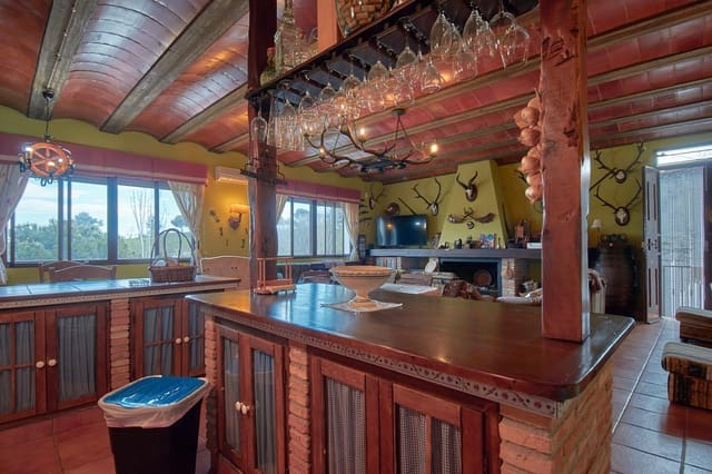 5 soverom Finca/Herregård til salgs i Baños de la Encina - € 190 000 (Ref: 7498855)