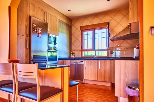 3 bedroom Villa for sale in Los Cerricos, Oria with garage - € 185,000 (Ref: 7767636)