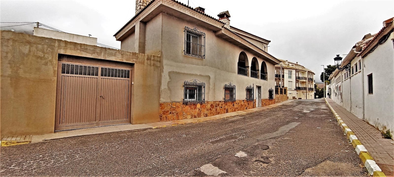 5 soverom Villa til salgs i Oria med garasje - € 499 000 (Ref: 7775841)