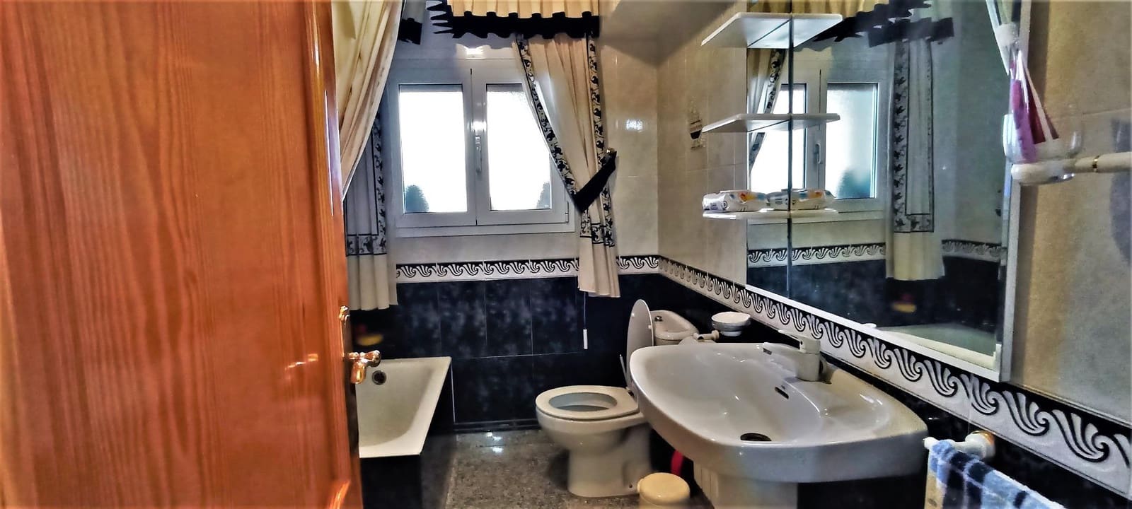 5 soverom Villa til salgs i Oria med garasje - € 499 000 (Ref: 7775841)