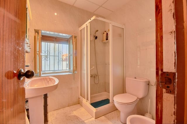 5 bedroom Townhouse for sale in Olula del Río with garage - € 66,500 (Ref: 7912549)