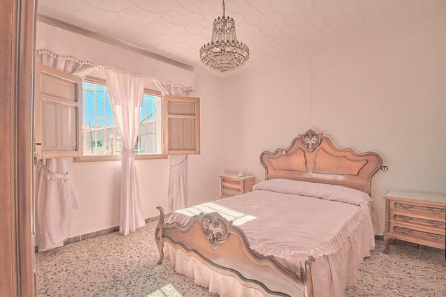 Finca/Casa Rural de 2 habitaciones en Fines en venta con garaje - 65.000 € (Ref: 8090323)
