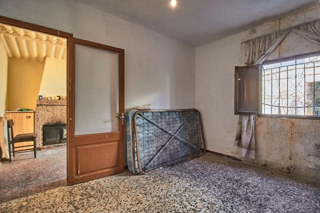 Finca/Casa Rural de 2 habitaciones en Fines en venta con garaje - 65.000 € (Ref: 8090323)