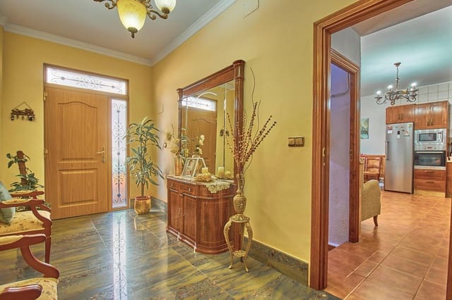 9 slaapkamer Huis te koop in Albox met garage - € 450.000 (Ref: 8243676)