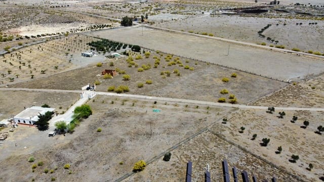 Finca/Landehus til salg i Tabernas - € 80.000 (Ref: 8324752)