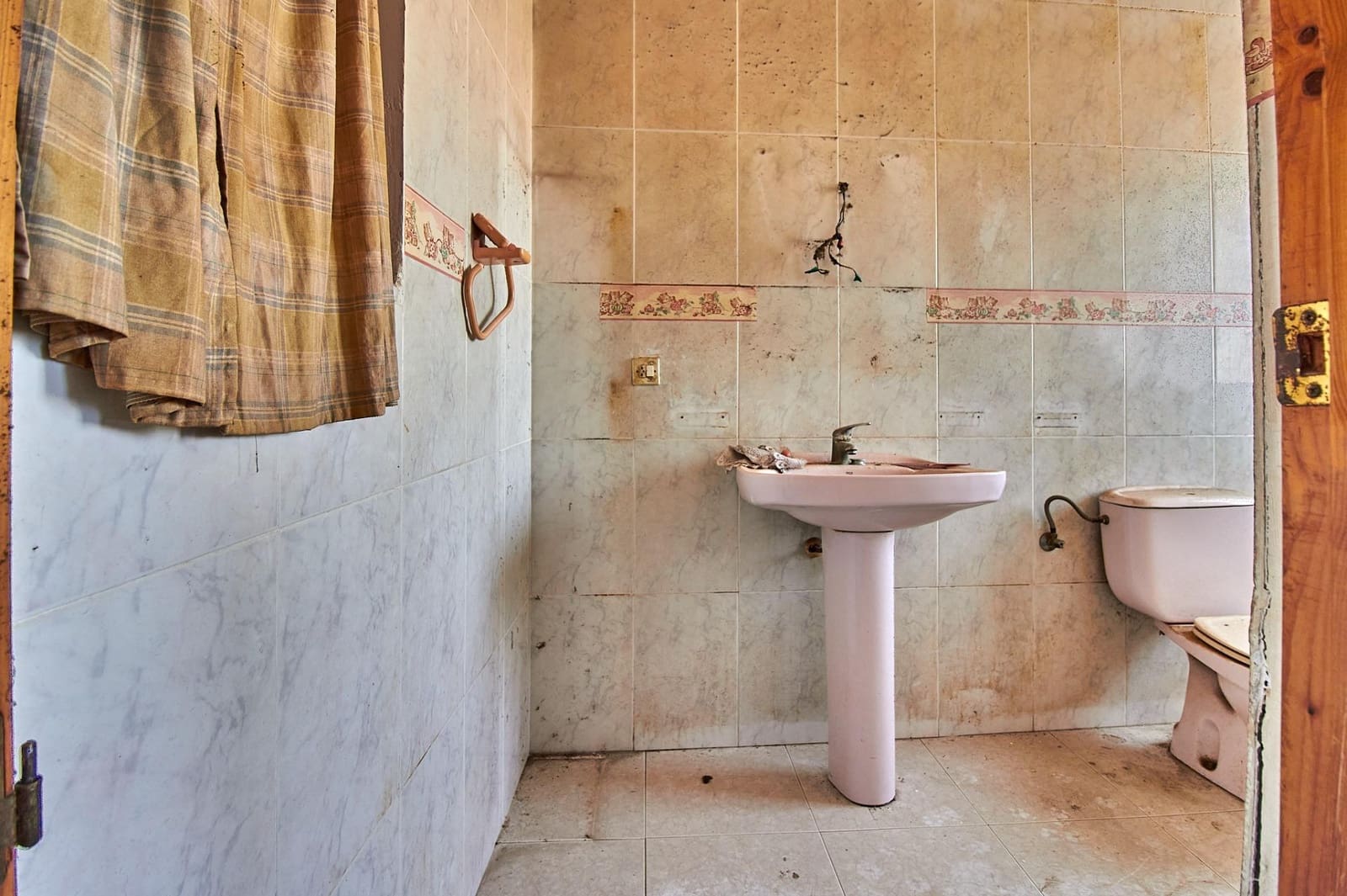 8 soveværelse Byhus til salg i Olula del Rio - € 22.500 (Ref: 8855162)