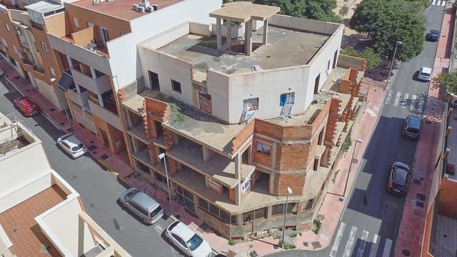 Lejlighed til salg i Almería by - € 350.000 (Ref: 8893122)