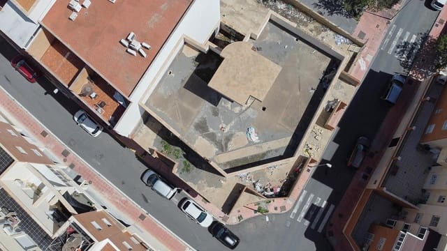 Lejlighed til salg i Almería by - € 350.000 (Ref: 8893122)