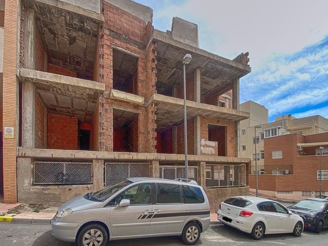 Lejlighed til salg i Almería by - € 350.000 (Ref: 8893122)