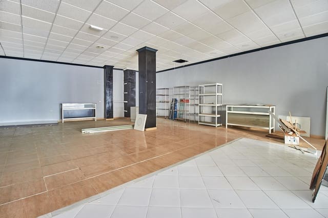 Comercial para arrendar em Olula del Río - 750 € (Ref: 8937058)