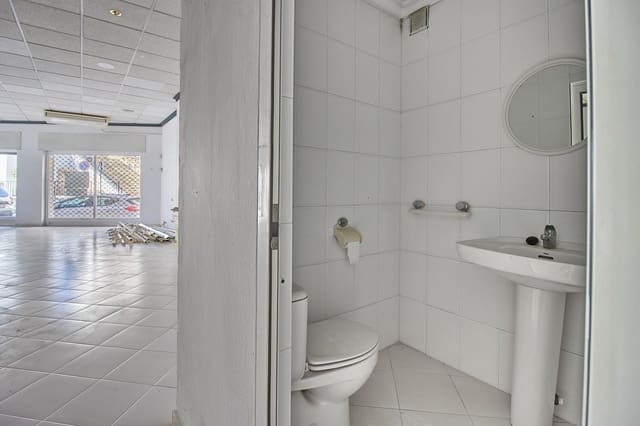 Comercial para arrendar em Olula del Río - 750 € (Ref: 8937058)