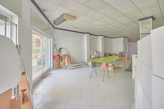 Comercial para arrendar em Olula del Río - 750 € (Ref: 8937058)