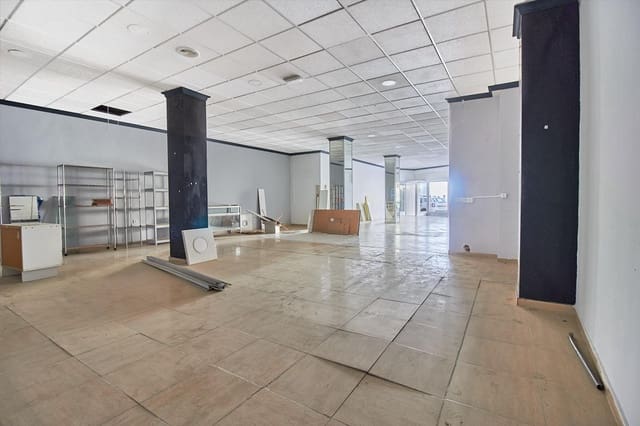 Comercial para arrendar em Olula del Río - 750 € (Ref: 8937058)