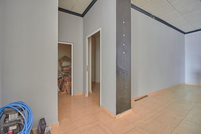 Comercial para arrendar em Olula del Río - 750 € (Ref: 8937058)