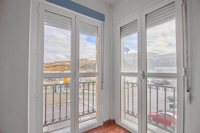 Piso de 3 habitaciones en Macael en venta - 75.000 € (Ref: 9411161)