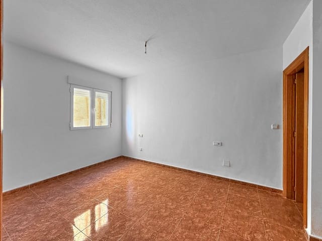 Piso de 3 habitaciones en Macael en venta - 75.000 € (Ref: 9411161)