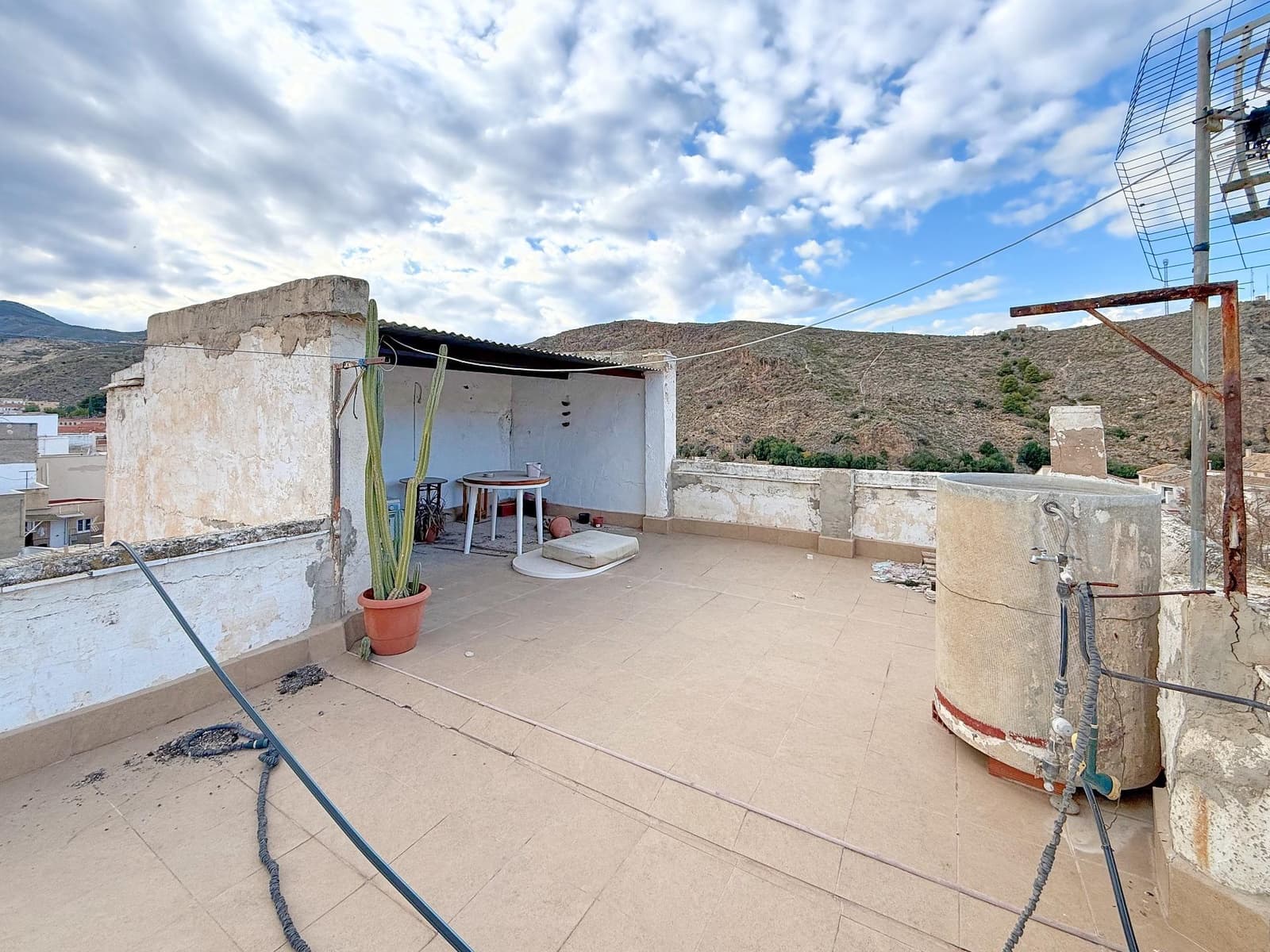 6 bedroom Terraced Villa for sale in Macael - € 38,000 (Ref: 9435148)