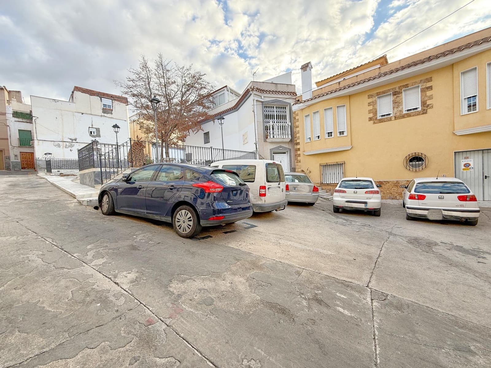 6 bedroom Terraced Villa for sale in Macael - € 38,000 (Ref: 9435148)