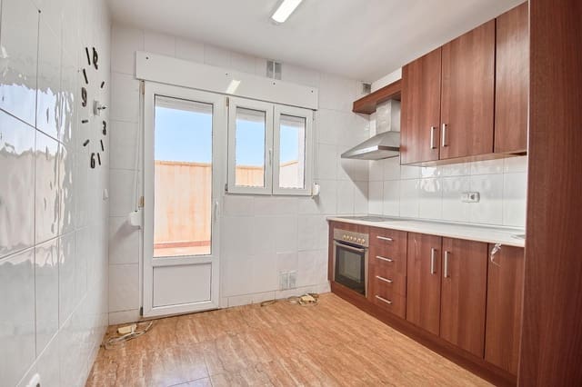 Piso de 3 habitaciones en Olula del Río en venta - 80.000 € (Ref: 9721836)