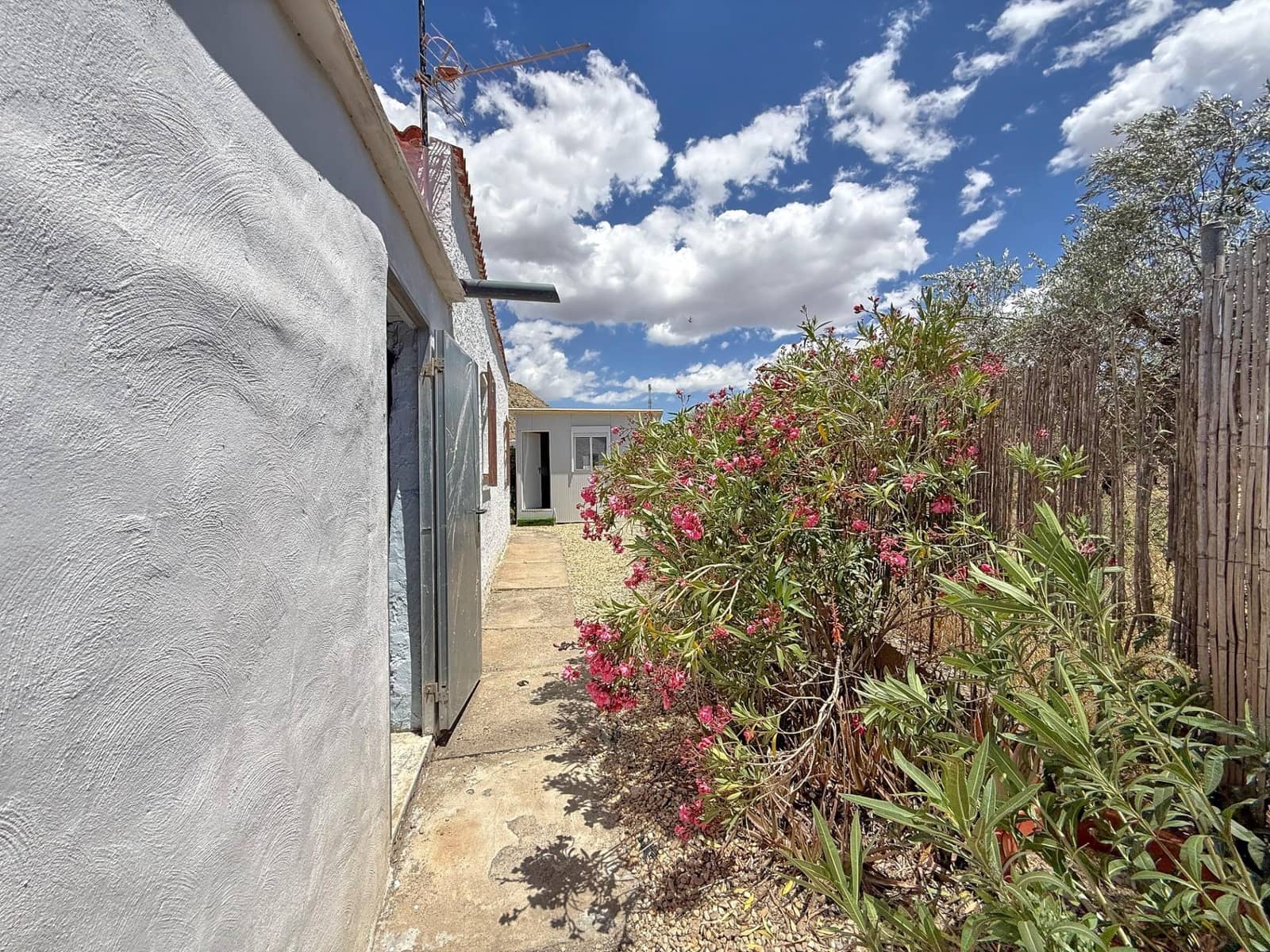 5 bedroom Finca/Country House for sale in Tabernas with garage - € 299,950 (Ref: 9918629)