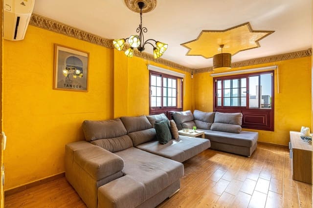 4 soverom Villa til salgs i El Medano, Granadilla de Abona med garasje - € 485 000 (Ref: 9234863)