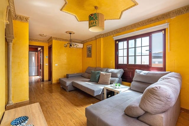 4 soverom Villa til salgs i El Medano, Granadilla de Abona med garasje - € 485 000 (Ref: 9234863)