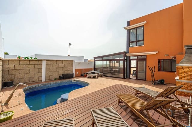 4 soverom Villa til salgs i El Medano, Granadilla de Abona med garasje - € 485 000 (Ref: 9234863)