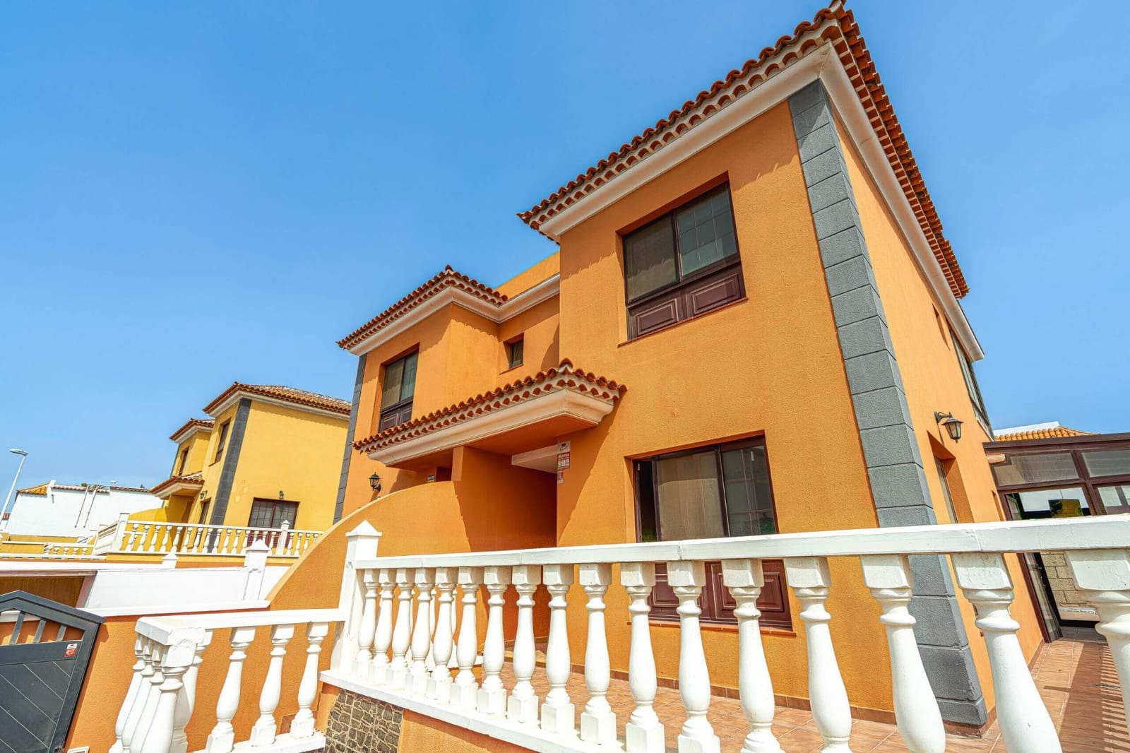 4 soverom Villa til salgs i El Medano med garasje - € 485 000 (Ref: 9234863)