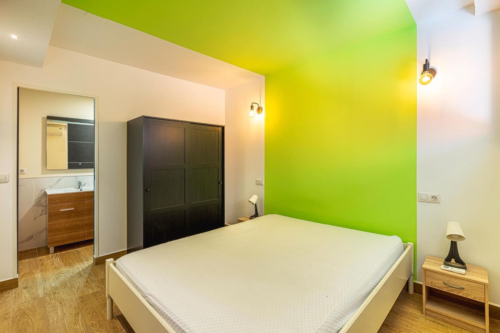 4 bedroom Villa for sale in El Medano with garage - € 485,000 (Ref: 9234863)