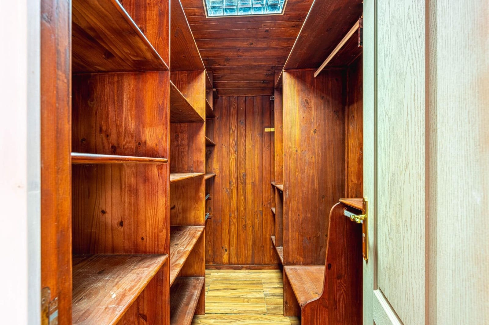 4 bedroom Villa for sale in El Medano with garage - € 485,000 (Ref: 9234863)