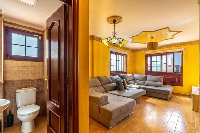 4 sovrum Villa till salu i El Medano, Granadilla de Abona med garage - 485 000 € (Ref: 9234863)