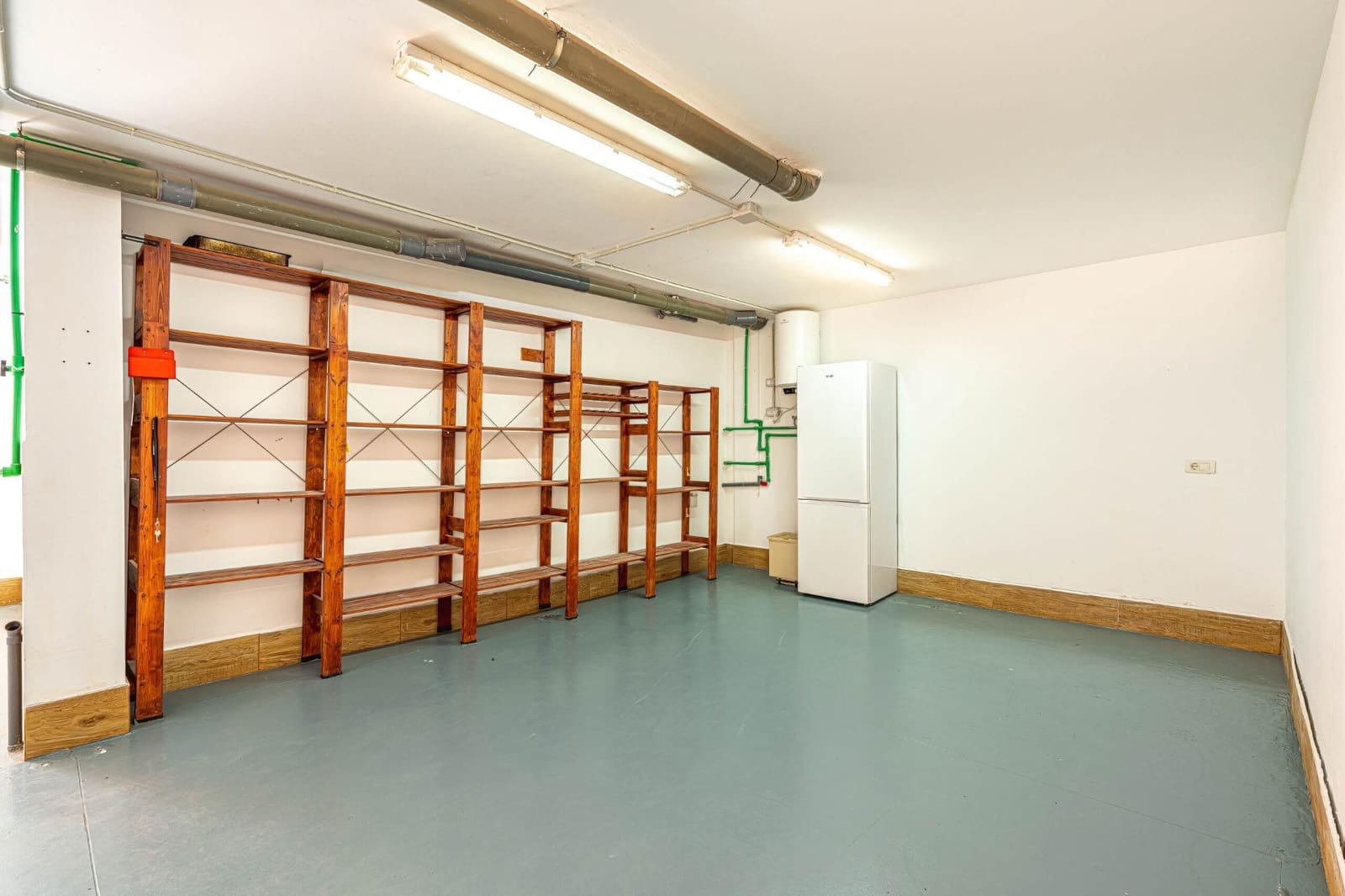 4 bedroom Villa for sale in El Medano with garage - € 485,000 (Ref: 9234863)