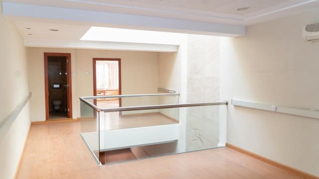 Erhverv til salg i San Cristóbal de La Laguna - € 995.000 (Ref: 9234872)